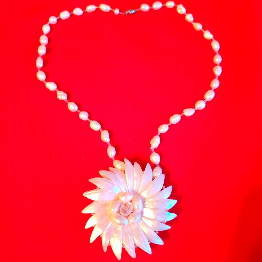 Amazing Shell and Freshwater Pearl Necklace